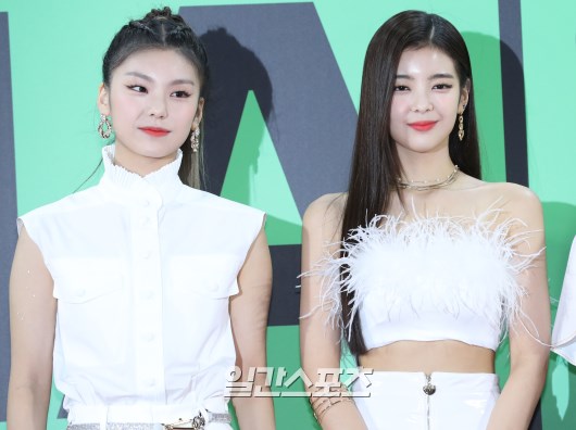 포토 ITZY 예지 리아 미소 투톱 JTBC 뉴스