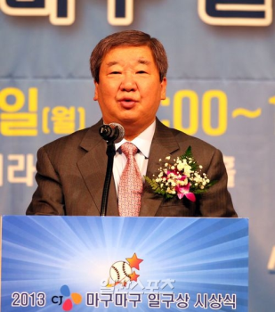 [포토] 일구대상 축사하는 KBO 구본능 총재