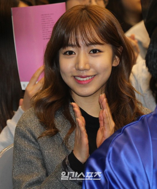 포토] 에이핑크 김남주,'설레는 마음으로~ | 모바일 JTBC뉴스