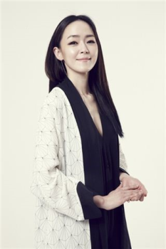 '솔로 컴백' 김윤아, '스케치북'으로 활동 스타트