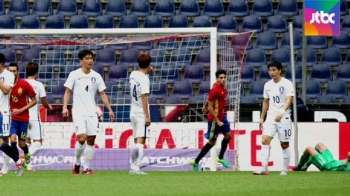 스페인과 평가전서 혼쭐난 축구 대표팀, 처방전은?