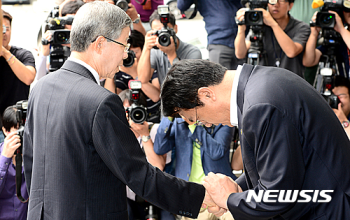 한숨돌린 새누리당 비박계, “무소속 복당 뒤 재정비“