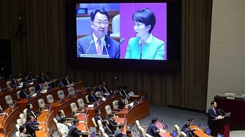 유일호 “법인세 낮추는 게 세계적 추세“