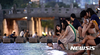 열대야도 기승…“미지근한 물로 샤워 술은 금물“