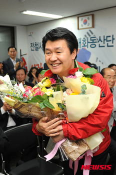 정용기, 최고위원 출마 “나는 친박, 비박도 아닌 친국민계“