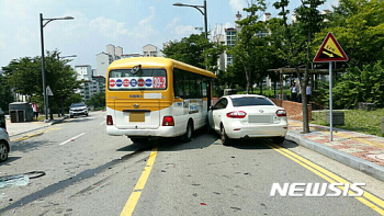 용인서 마을버스 행인·차량 덮쳐…1명 숨지고 6명 다쳐