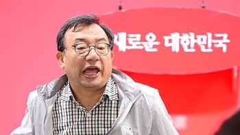 거침없는 이정현, 연일 파격 행보 '눈길'