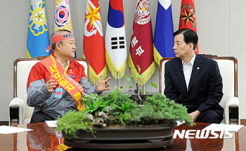 한민구 국방장관 “사드, 필수적 방어조치…이해 ·지지 바란다“