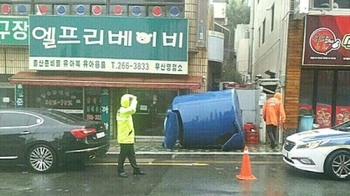 '태풍 차바'로 부산 피해 잇따라 발생