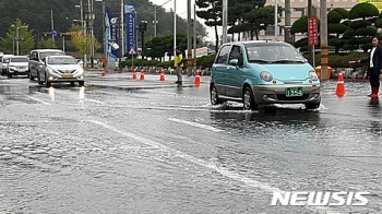 전남 목포항 일대 바닷물 침수…재산피해 없어