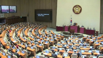 대통령의 '개헌 신호탄'…복잡하게 얽힌 여야 셈법