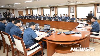 이철성 경찰청장 “어수선한 시기 중심잡고 치안력 결집“