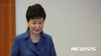 곤경에 빠진 박 대통령…'김병준 총리' 전격 카드에 역풍