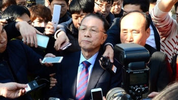 국민의당 “김기춘, 박 대통령 배후에서 반격시나리오 구상 중“