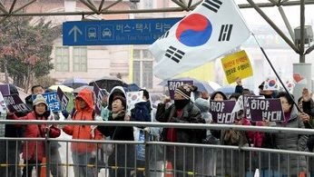 “박 대통령, 최순실에 속았을뿐 잘못없다“…보수단체 맞불집회