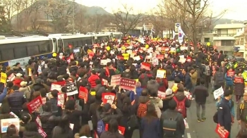 평화로웠지만…임계점 향하는 시민들의 '억눌린 분노'