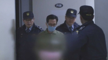 '이영복 룸살롱' 자금 담당자 체포…접대 리스트 주목