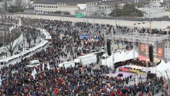 경찰 “17일 촛불집회, 사직로·율곡로 행진 시간제한 보장“