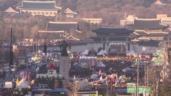 8차 촛불, 헌법재판소 100m 앞으로…박사모 '맞불 집회'