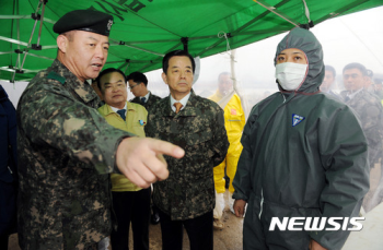 군, AI확산방지위해 살처분 작업에 인력 투입