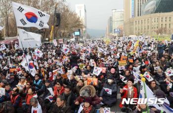 박사모, “맞불집회 자금출처 최순실“ 하태경 집단고소