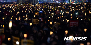 재벌총수 구속-박종철 열사 추모 촛불…경찰, 1만 4700여명 투입