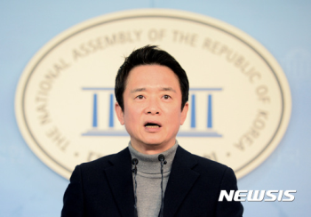 남경필, “문재인 군복무 단축은 군퓰리즘“…“모병제 도입해야“