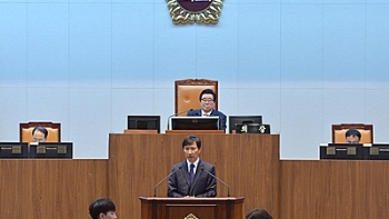 안희정 충남지사, 대권과 도정 '두마리 토끼 잡기' 강행군