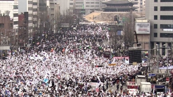 탄핵찬반 5:5 됐다? 청와대 여론전에 숨은 의도는…