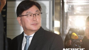 '비선진료' 김영재 원장 부인 “안종범 금품전달 시인“