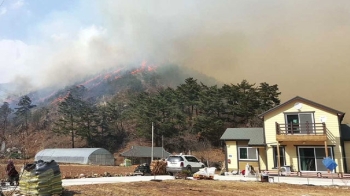 강릉 산불, 20시간 넘게 계속…오늘 오전 진화 '총력'