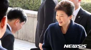 남경필 “박 전 대통령 검찰 소환, 정치권 왈가왈부 옳지 않아“