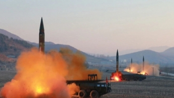 북한, 보름 간격으로 도발…원산서 미사일 1발 발사