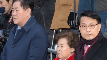 박 전 대통령 귀가한 자택 앞 오랜만에 '조용'…외부 손님 없어