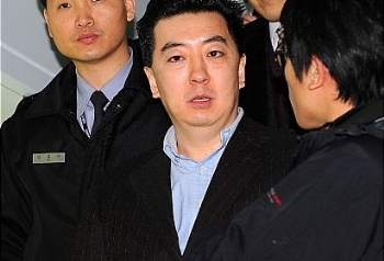 'BBK 주가조작' 김경준, 오늘 만기출소…강제추방 예정
