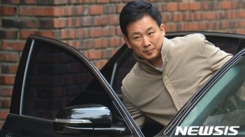 '구속 위기' 박 전 대통령, 유영하 변호사와 영장심사 대비 주력