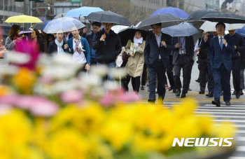 “내일 우산 챙기세요“…중·남부 미세먼지 씻는 봄비