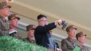 북한 “인민군창건일 최대규모 화력타격시위…김정은 참관“