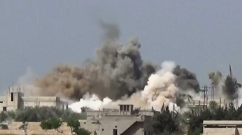[해외 이모저모] 시리아 공습에 민간 구조대원 8명 숨져