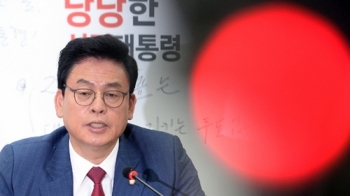 정우택, 탈당파 13인 재입당·친박 징계해제 승인