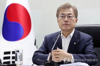 문 대통령 “국가안보·국민안위에는 타협 않을 것“ 천명