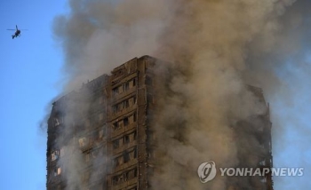 화재 런던 아파트에 스프링클러조차 없었다