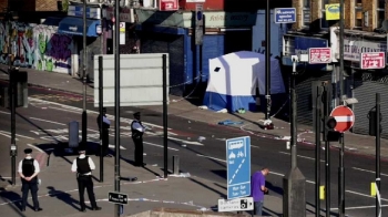 화재 이어 또 '테러'…런던서 '무슬림 겨냥' 차량 돌진