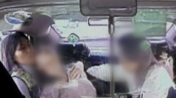 버스서 의식 잃자 응급조치…생명 구한 '하얀 천사'
