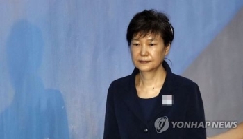 박근혜 측 “건강에 문제…재판 주 3회로 줄여달라“ 또 요청