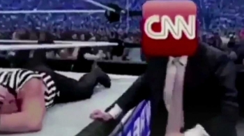 트위터에 올린 'CNN 때리는 트럼프'…“폭력 조장“ 비판