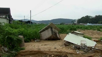 불어난 하천물에 뻘밭으로 변한 마을…주민들 망연자실