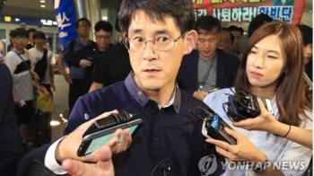 “레밍 발언 억울…외유 매도 서운“ 고개 세운 김학철