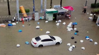 인천 지역 물폭탄…주택가 곳곳 침수·반지하 90대 사망