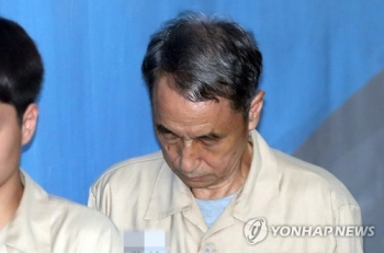 '가습기 살균제' 신현우 2심서 징역 6년으로 감형…존리 무죄